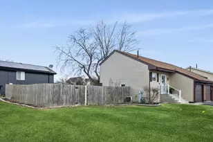 2198 Wildwood Ln, Hanover Park, IL 60133 - Photo 25