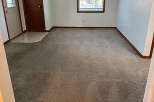 207 N Lord Ave, Carpentersville, IL 60110 - Photo 3