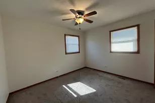 207 N Lord Ave, Carpentersville, IL 60110 - Photo 7