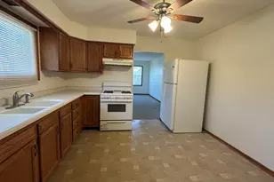 207 N Lord Ave, Carpentersville, IL 60110 - Photo 5