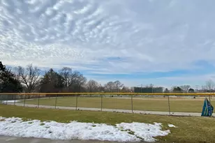 556 Orchard Ct, Des Plaines, IL 60016 - Photo 17