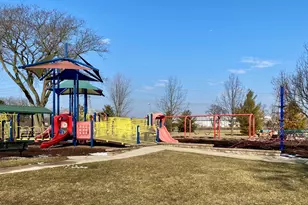 556 Orchard Ct, Des Plaines, IL 60016 - Photo 19