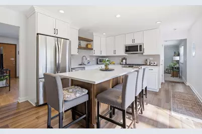 318 Dee Road, North Aurora, IL 60542 - Photo 9