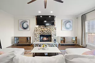 680 Blackthorn Dr, Crystal Lake, IL 60014 - Photo 5