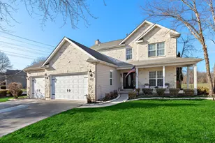 680 Blackthorn Dr, Crystal Lake, IL 60014 - Photo 1