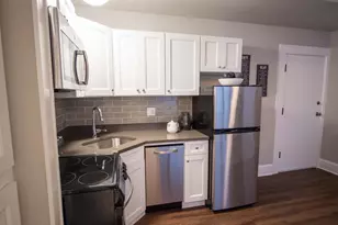 817 W Lakeside Pl, Chicago, IL 60640 - Photo 3