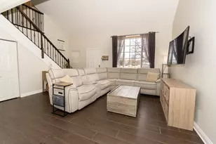 175 N Clare Ct, Wood Dale, IL 60191 - Photo 5