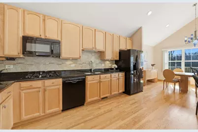 1304 Christine Court, Vernon Hills, IL 60061 - Photo 11