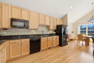 1304 Christine Ct, Vernon Hills, IL 60061 - Photo 11