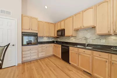 1304 Christine Court, Vernon Hills, IL 60061 - Photo 13