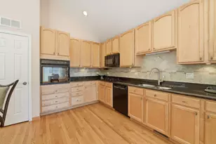 1304 Christine Ct, Vernon Hills, IL 60061 - Photo 13