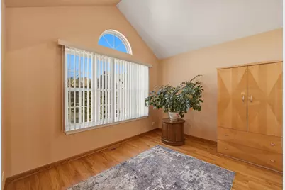 1304 Christine Court, Vernon Hills, IL 60061 - Photo 17