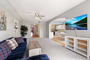 7631 N Bosworth Ave, Chicago, IL 60626 - Photo 5