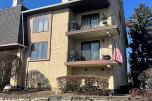 9169 Del Prado Dr, Palos Hills, IL 60465 - Photo 3