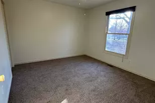 908 N Johnson St, Marion, IL 62959 - Photo 11