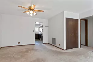 4188 Cove Ln, Glenview, IL 60025 - Photo 7