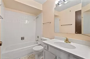 4188 Cove Ln, Glenview, IL 60025 - Photo 15