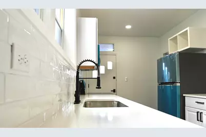 8040 S Rhodes Avenue, Chicago, IL 60619 - Photo 15