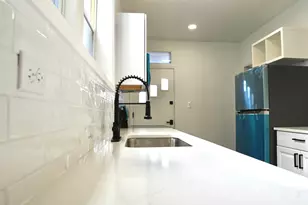 8040 S Rhodes Ave, Chicago, IL 60619 - Photo 15