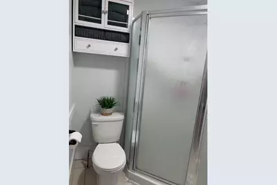 802 E Grove Street, Bloomington, IL 61701 - Photo 9