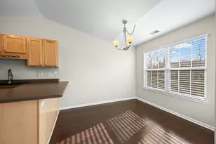 1288 N Red Oak Cir, Round Lake Beach, IL 60073 - Photo 5