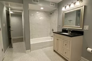 1721 W Bryn Mawr Ave, Chicago, IL 60660 - Photo 21