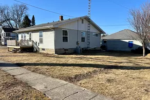 314 W Cherokee Ave, Shabbona, IL 60550 - Photo 5