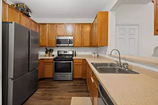 2433 Rocky Hill Cir, Joliet, IL 60432 - Photo 9