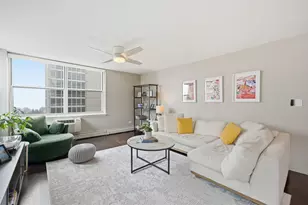 3033 N Sheridan Rd, Chicago, IL 60657 - Photo 9