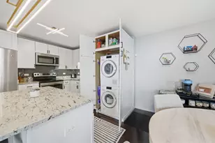 3033 N Sheridan Rd, Chicago, IL 60657 - Photo 27