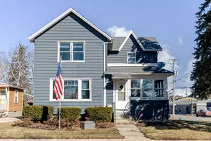 405 W High St, Sycamore, IL 60178 - Photo 1