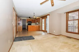 2112 Parker Ave, Bloomington, IL 61701 - Photo 15