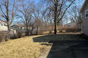 2722 Cherrywood Pl, Hazel Crest, IL 60429 - Photo 15