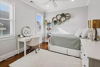 2908 N Seeley Avenue, Chicago, IL 60618 - Photo 25