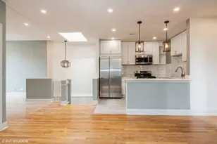 1446 W Irving Park Rd, Chicago, IL 60613 - Photo 7