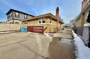 8032 N Wisner St, Niles, IL 60714 - Photo 3