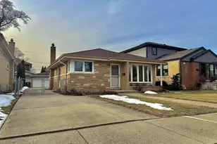 8032 N Wisner St, Niles, IL 60714 - Photo 1