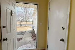 2611 Cedar Glade Dr, Naperville, IL 60564 - Photo 5