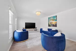 321 Bittersweet Ct, Schaumburg, IL 60193 - Photo 7