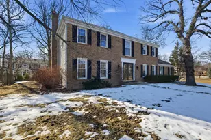 321 Bittersweet Ct, Schaumburg, IL 60193 - Photo 1