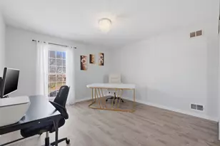 321 Bittersweet Ct, Schaumburg, IL 60193 - Photo 27