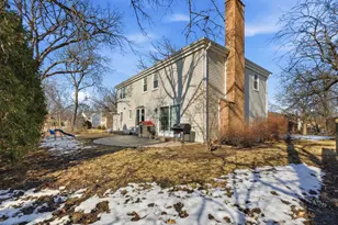 321 Bittersweet Ct, Schaumburg, IL 60193 - Photo 3