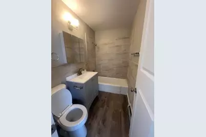 1340 N Main Street #E4, Wheaton, IL 60187 - Photo 7