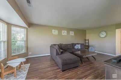 956 Four Seasons Boulevard, Aurora, IL 60504 - Photo 3