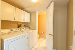 956 Four Seasons Blvd, Aurora, IL 60504 - Photo 7