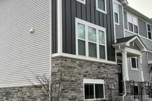 602 Wolverine Dr, Aurora, IL 60502 - Photo 3