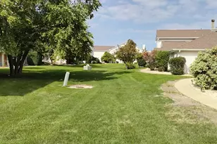 12248 Fairway Cir, Blue Island, IL 60406 - Photo 11