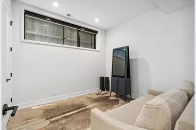 1541 W Pearson Street #1, Chicago, IL 60642 - Photo 13