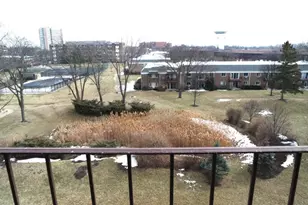 10353 Dearlove Rd, Glenview, IL 60025 - Photo 17