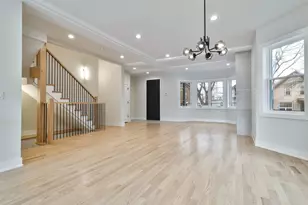 3727 W Sunnyside Ave, Chicago, IL 60625 - Photo 3